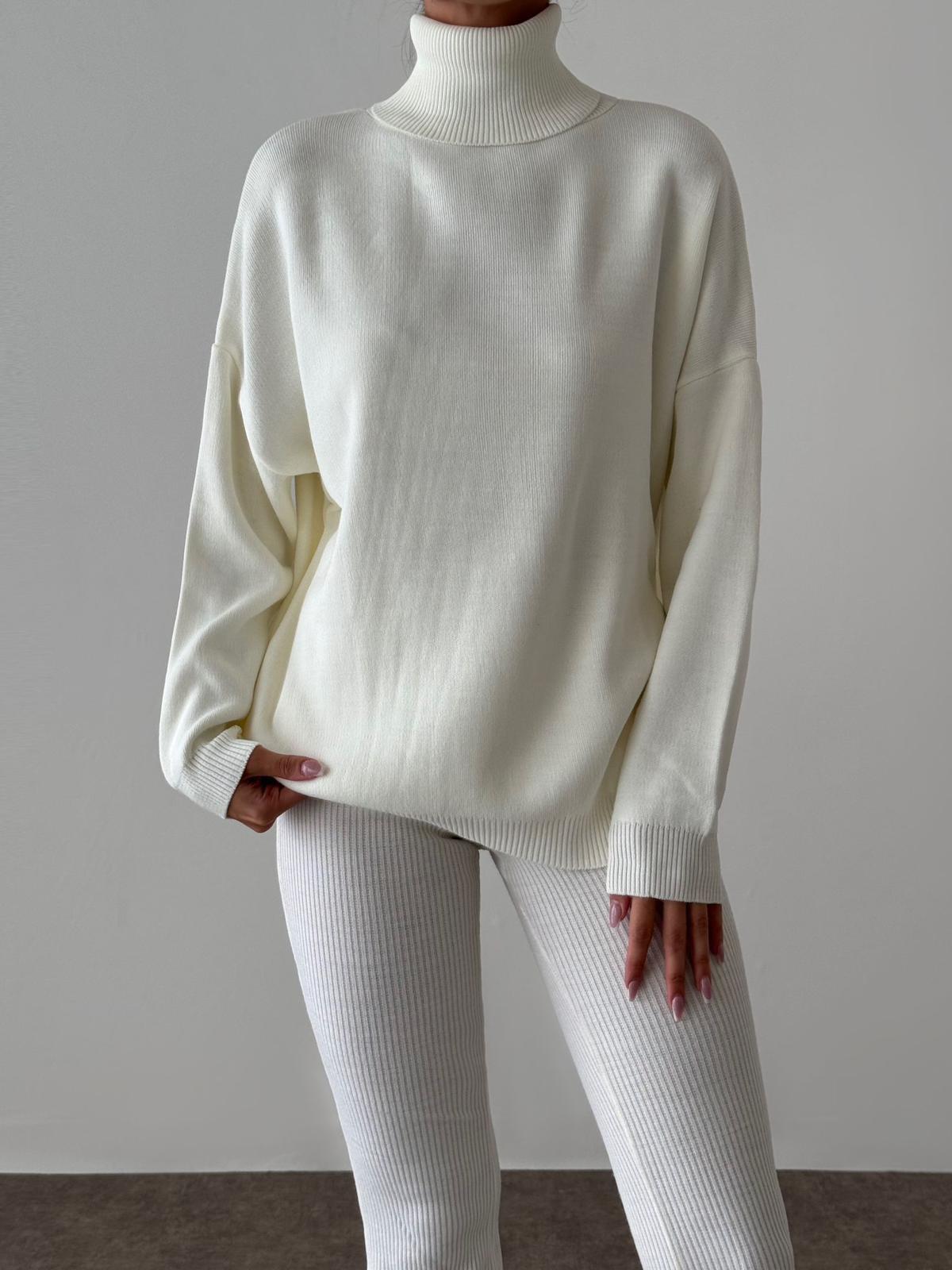 Classic Ribbed Turtleneck Sweater