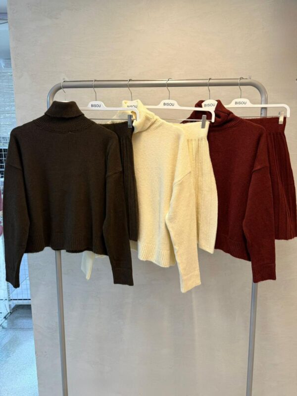 Pleated Knit Set - Image 3